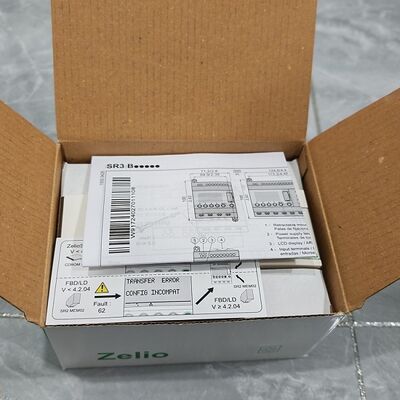 SR3B261BD Schneider Electric  Zelio Logic Relay 12 I/O LCD display built-in timer functions